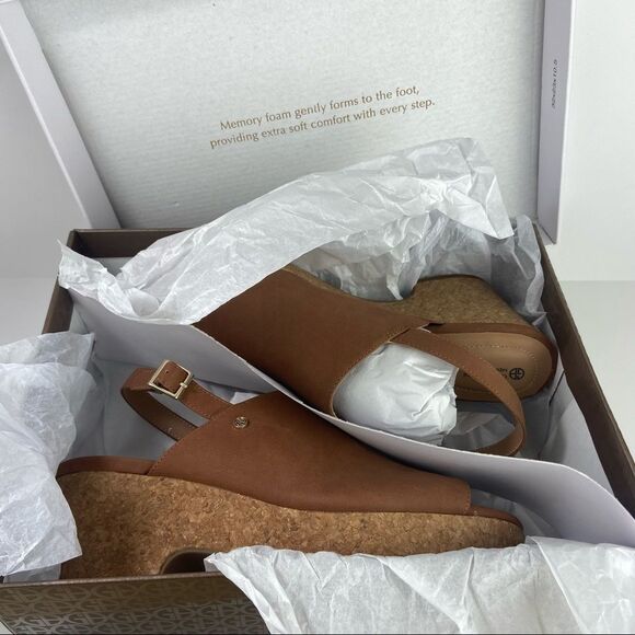 Giani Bernini- Celinaa Slingback Platform Sandals - Picture 8 of 10